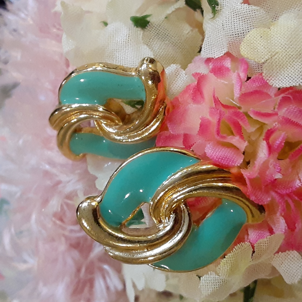 Vintage Gold & Mint Green Pierced Earrings